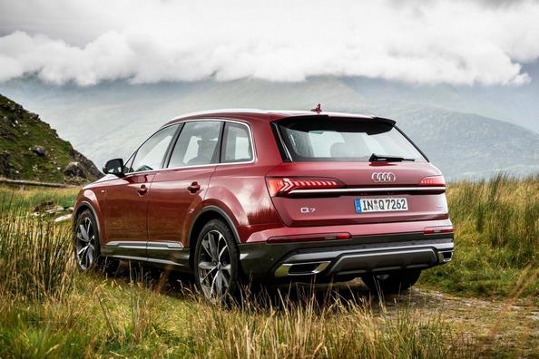 Recenze modernizovaného prémiového crossoveru Audi Q7 Fotografie 5