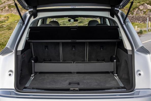 Recenze modernizovaného prémiového crossoveru Audi Q7 Fotografie 16
