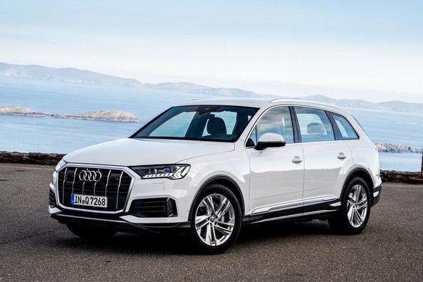 Recenze modernizovaného prémiového crossoveru Audi Q7 Fotografie 4