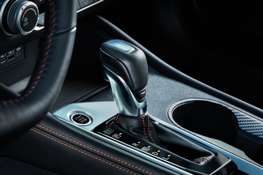 Středně velký sedan Nissan Altima šesté generace