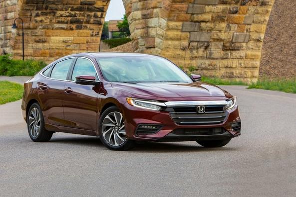 Třetí generace hybridního sedanu Honda Insight Fotografie 1