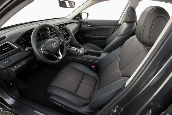 Třetí generace hybridního sedanu Honda Insight Fotografie 6