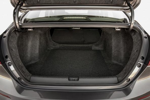 Třetí generace hybridního sedanu Honda Insight Fotografie 9