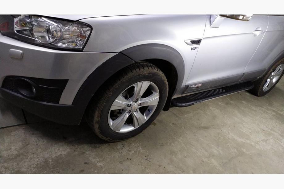 Chevrolet Captiva 2006–2019 Boční prahy Bosphorus Grey (2 ks, hliník) 2006–2015 Image