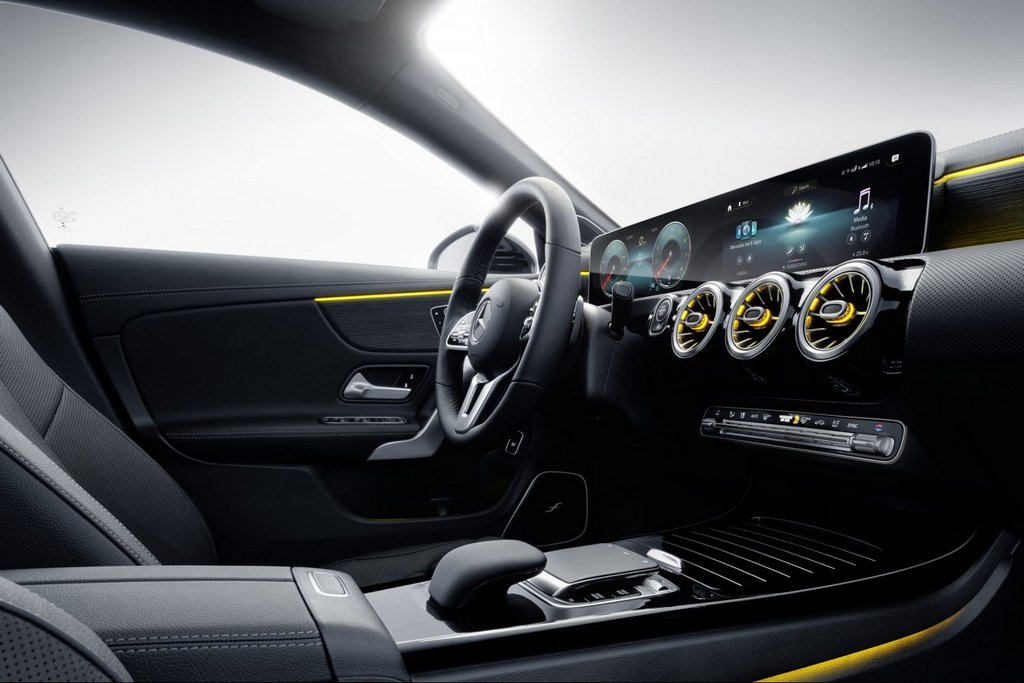 Recenze druhé generace kombi Mercedes-Benz CLA Shooting Brake