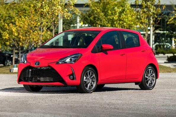 Recenze modernizovaného subkompaktního hatchbacku Toyota Yaris