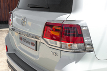 Toyota Land Cruiser 200 2007–2021 Chromové kryty zadních světel (2015+, 4dílná sada, plast) fotografie 3