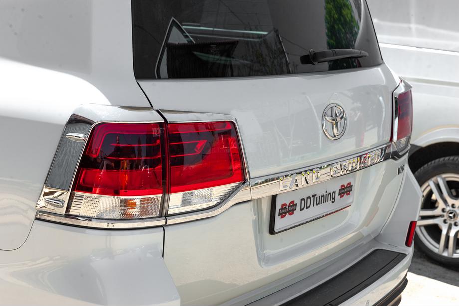 Toyota Land Cruiser 200 2007–2021 Chromové kryty zadních světel (2015+, 4dílná sada, plast) Image