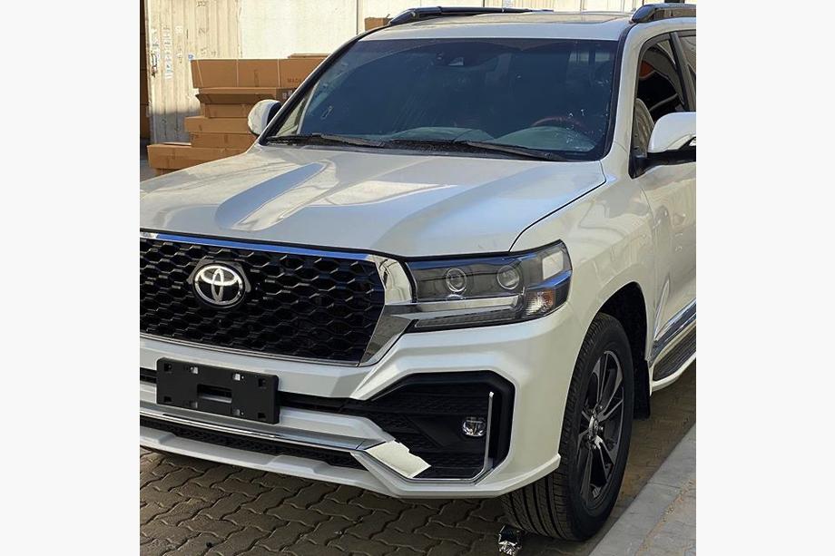 Toyota Land Cruiser 200 2007–2021 Kompletní body kit 2016↗ (TRD EWAN 2023) Image