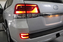 Toyota Land Cruiser 200 2007–2021 Zadní mlhová světla 2016+ (LED) fotografie 2