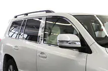 Toyota Land Cruiser 200 2007–2021 Kompletní okenní lišty a lišty na sloupky (nerez) fotografie 16