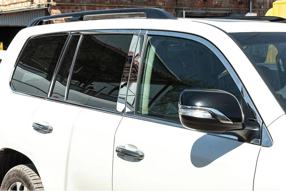 Lexus LX570/450d 2008–2022 Kompletní okenní lišty a lišty na sloupky (nerez) Image