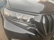 Toyota Land Cruiser Prado 150 2009–2023 Maska chladiče 2017↗ LED (Zeus Black, s Black obočím) fotografie 6