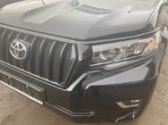 Toyota Land Cruiser Prado 150 2009–2023 Maska chladiče 2017↗ LED (Zeus Black, s Black obočím) fotografie 9