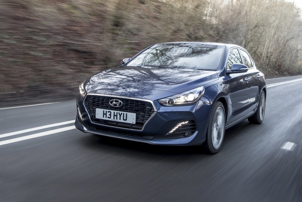 Recenze kompaktního liftbacku Hyundai i30 Fastback