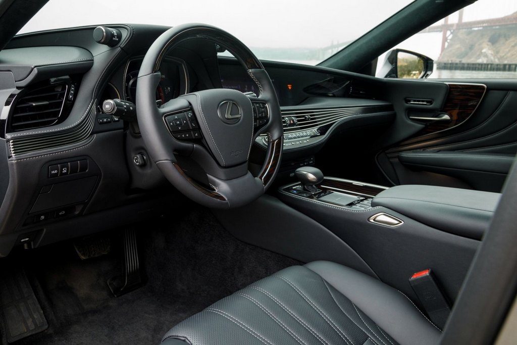 Luxusní plnohodnotný sedan Lexus LS 500
