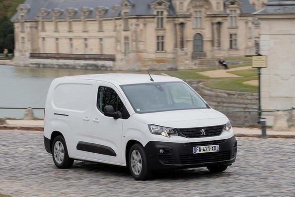Recenze kompaktní dodávky Peugeot Partner