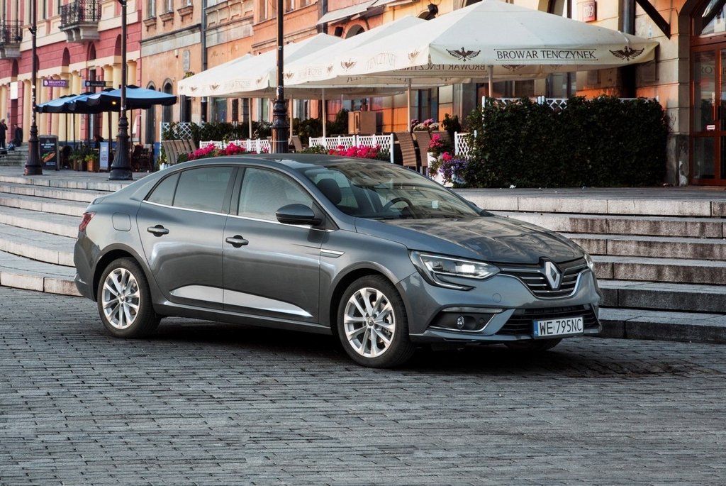 Recenze sedanu Renault Megane čtvrté generace
