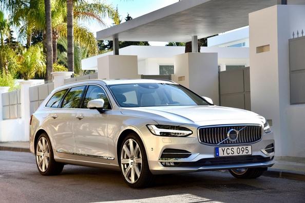 Recenze plnohodnotného kombi Volvo V90