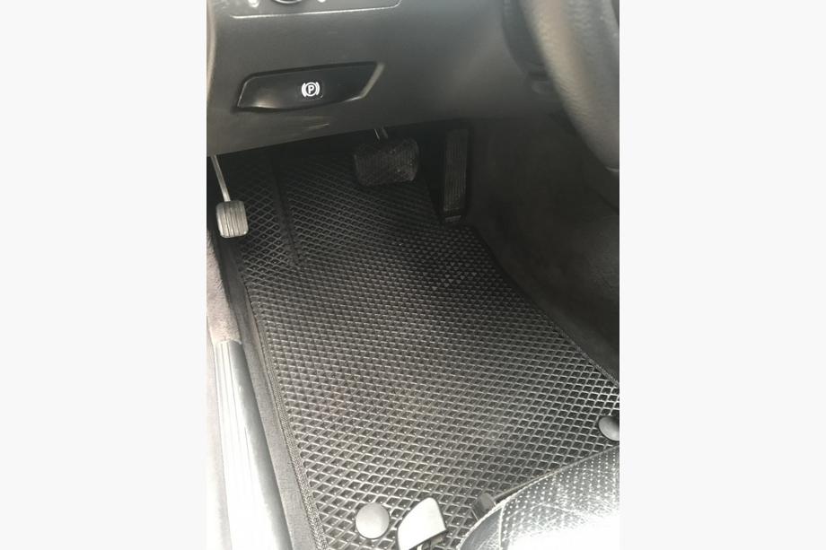 Mercedes E-class W211 2002–2009 EVA autokoberce (černé) Fotografie 2