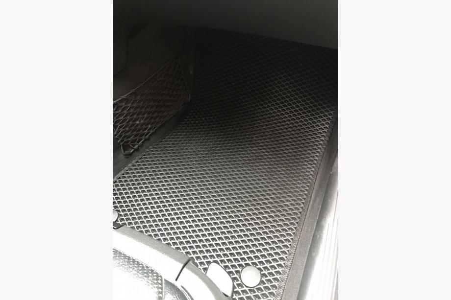 Mercedes E-class W211 2002–2009 EVA autokoberce (černé) Fotografie 3