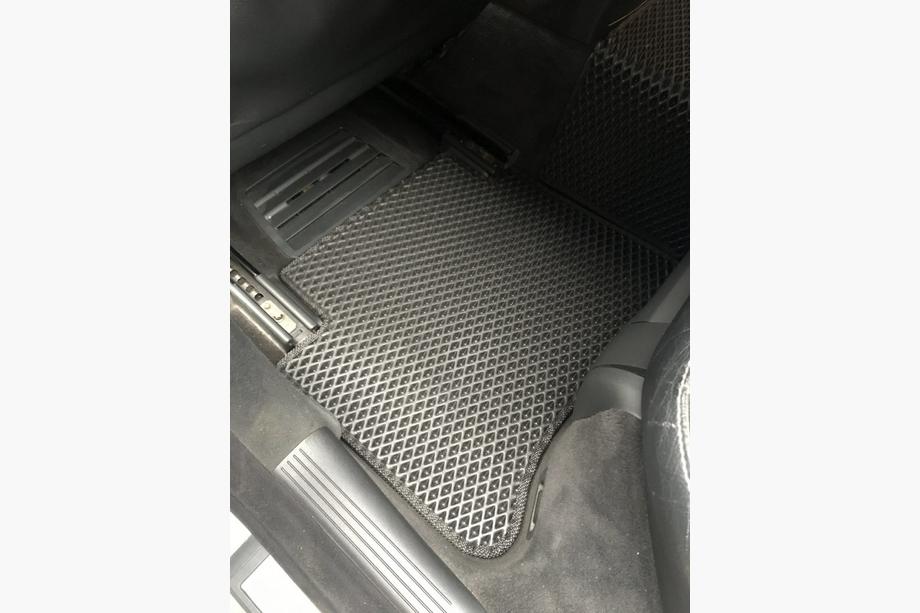 Mercedes E-class W211 2002–2009 EVA autokoberce (černé) Fotografie 4