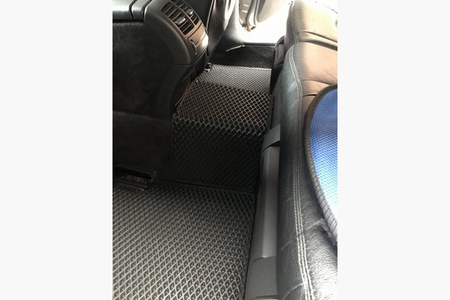 Mercedes E-class W211 2002–2009 EVA autokoberce (černé) Fotografie 5