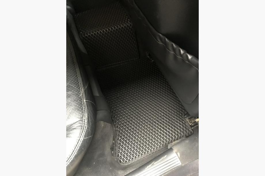 Mercedes E-class W211 2002–2009 EVA autokoberce (černé) Fotografie 6
