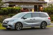 Recenze osmimístného plnohodnotného minivanu Honda Odyssey fotografie 6