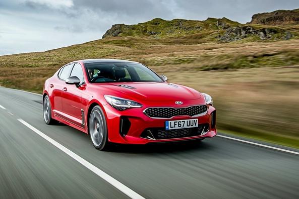 Recenze plnohodnotného liftbacku KIA Stinger