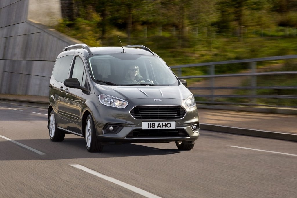Recenze kompaktního minivanu Ford Tourneo Courier