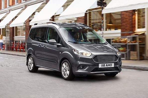 Recenze kompaktního minivanu Ford Tourneo Courier Fotografie 1