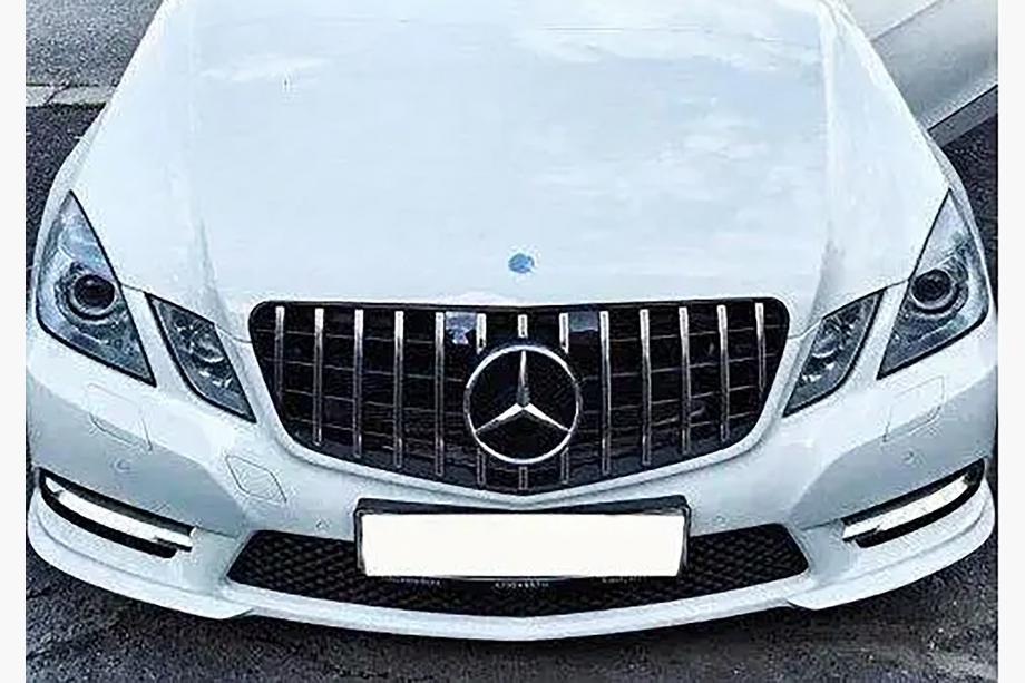Mercedes E-Class W212 2009–2016 Přední maska chladiče GT Panamericana (2009-2012) Fotografie 3