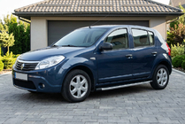 Renault Sandero 2007–2013 Boční nášlapy Fullmond (2 ks, hliník) fotografie 1