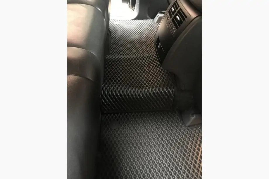 Volkswagen Touareg 2002–2010 EVA autokoberce (černé) Fotografie 3