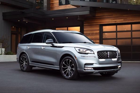 Recenze luxusního crossoveru Lincoln Aviator