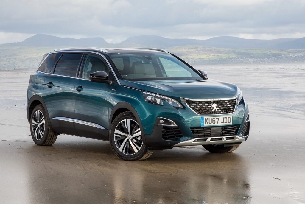 Druhá generace crossoveru Peugeot 5008