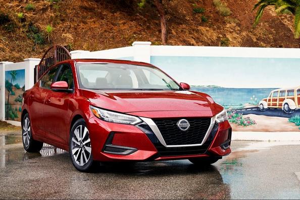 Recenze sedanu Nissan Sentra modelového roku 2020