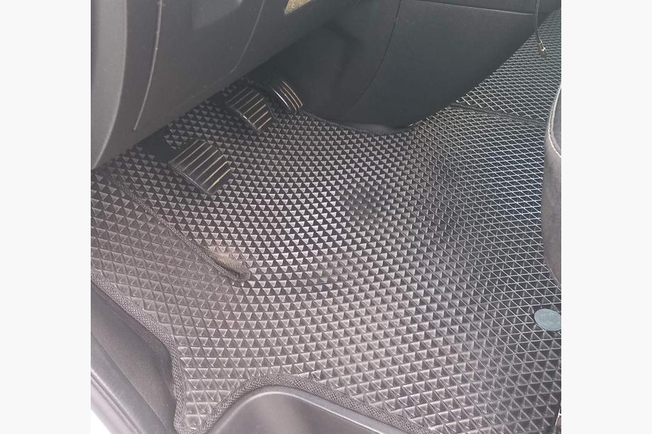 Renault Trafic 2015– Autokoberce (2 ks, EVA, černé) Fotografie 11