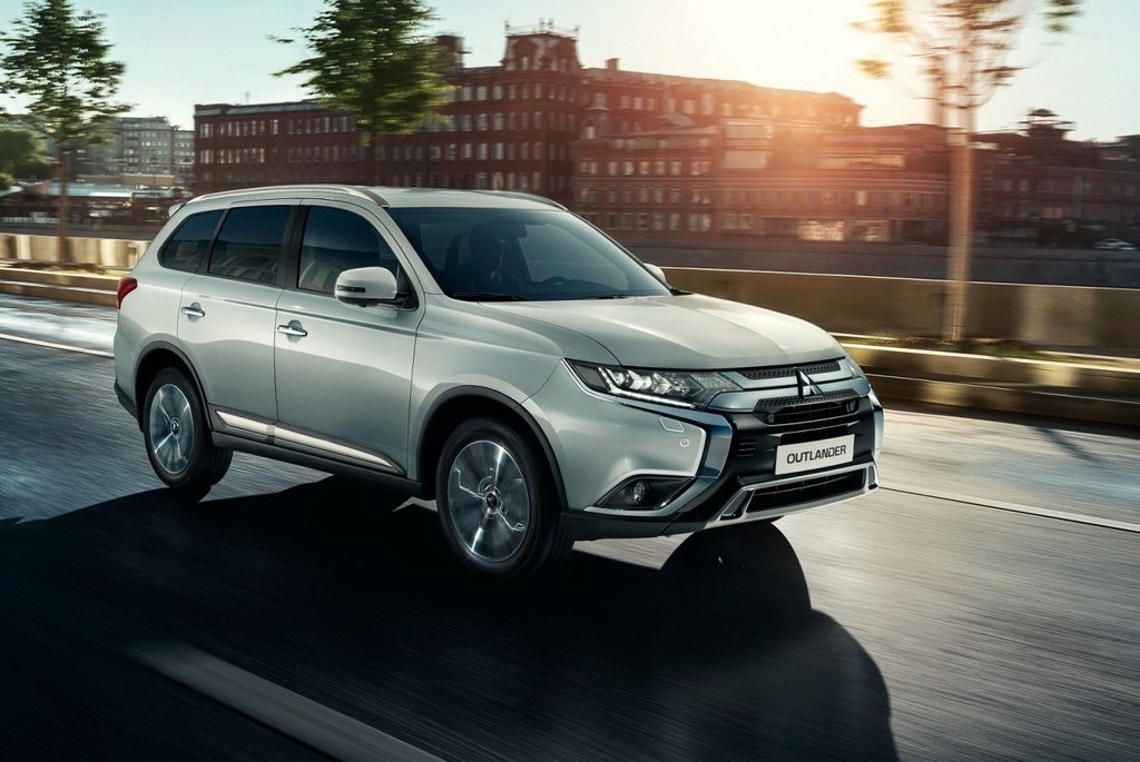 Recenze crossoveru Mitsubishi Outlander