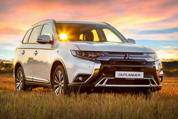 Recenze crossoveru Mitsubishi Outlander
