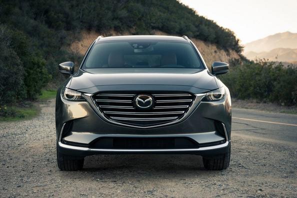 Sedmimístný crossover Mazda CX-9 druhé generace