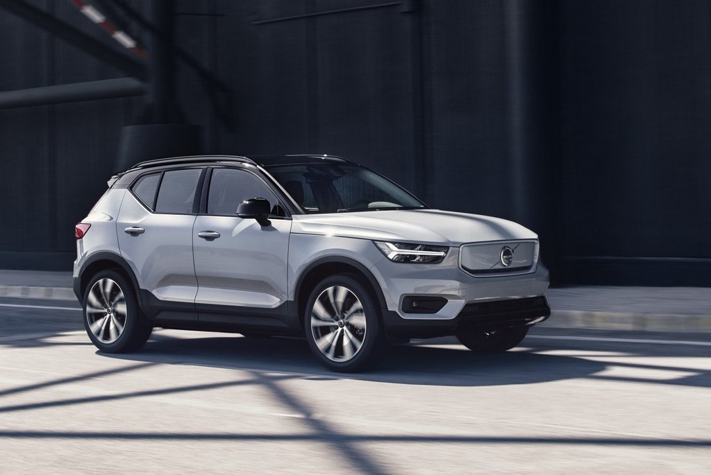 Elektrický crossover Volvo XC40 Recharge s pohonem všech kol