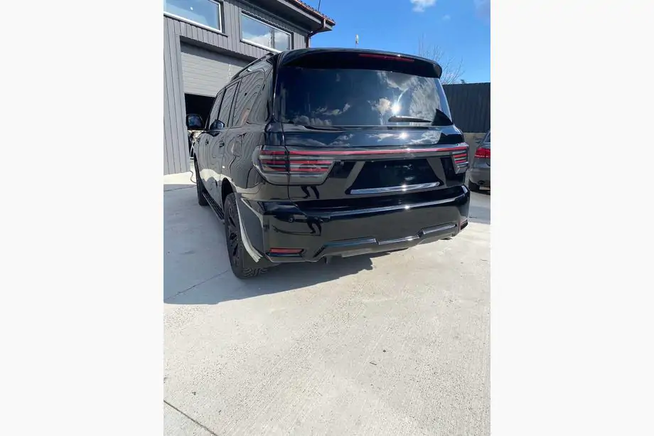 Nissan Patrol Y62 2010–2024 Sada bodykitu pro rok 2024 (facelift) Fotografie 12