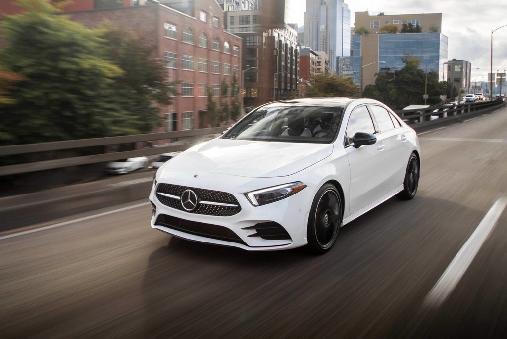 Recenze kompaktního modelu Mercedes-Benz A-Class Sedan