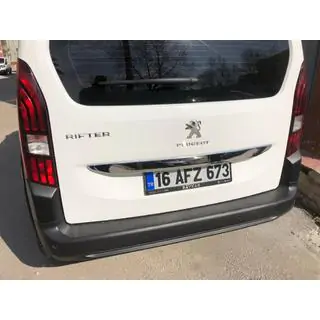 Nerezová lišta nad SPZ fotografie 2