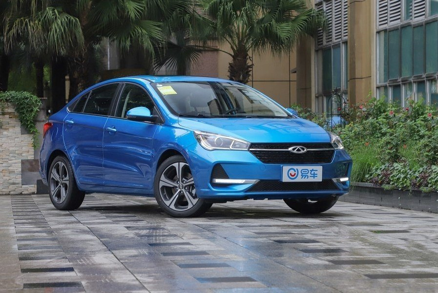 Test kompaktního sedanu Chery Arrizo 5