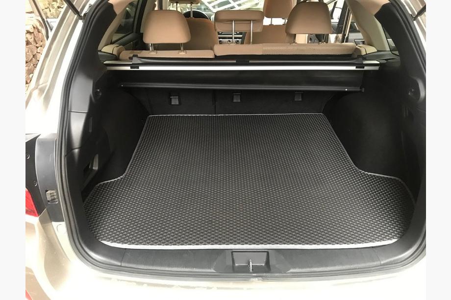 Subaru Outback 2014–2019 Koberec do kufru (černý, EVA) Image