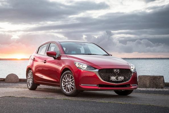 Modernizovaný subkompaktní hatchback Mazda 2