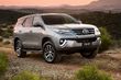 Recenze rámového SUV Toyota Fortuner fotografie 8